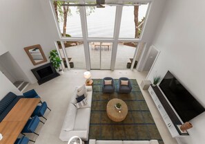 TV connectée, baby-foot, espaces bureaux