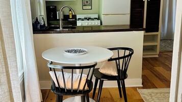 微波炉、烤箱、炉灶