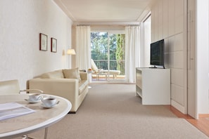 In-room safe, desk, laptop workspace, blackout curtains