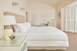 In-room safe, desk, laptop workspace, blackout curtains
