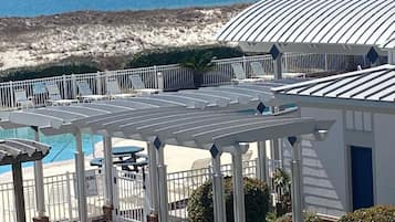 Indoor pool, 2 outdoor pools
