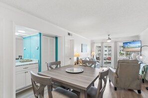 特色公寓, 2 間臥室, 海灘景觀, 海濱 | 房內用餐區