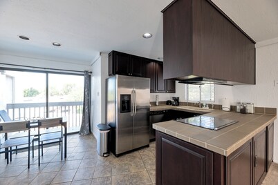 Charming 2-bedroom condo with Pool, in fabulous Biltmore Area in Phoenix