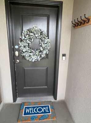 Exterior detail - Classy 3 Bed Beach Condo - Direct Beach Access+Pool (Miramar Beach)