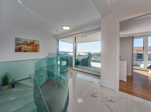 Vila (Five Bedroom Holiday Home with Pool) | Escadaria