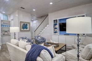 House (5 Bedrooms) | Interior