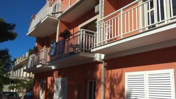 Apartment (One Bedroom Apartment with Balcony an) | Exterior