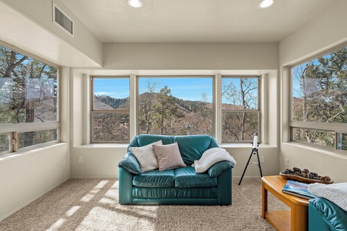 Arcade-Filled Mountain Escape at Little Bear Lodge