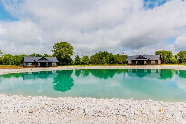 Wake up to water views at Ripple. This cabin offers a peaceful experience.