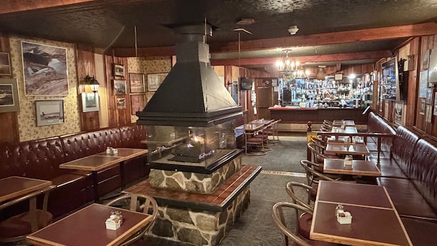 Bar (in der Unterkunft)