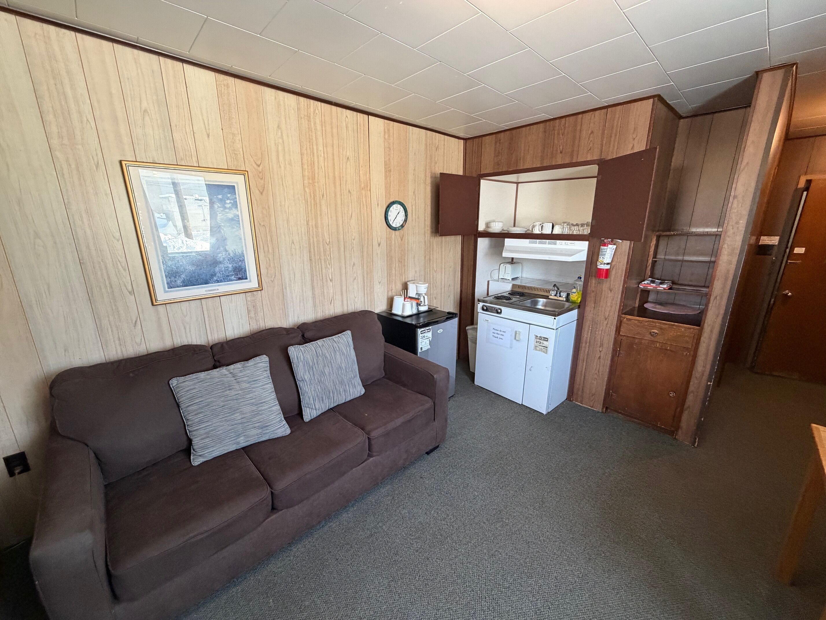 Enkeltrom – deluxe | Eget kjøkken | Kjøleskap, mikrobølgeovn på fellesområdet og espressomaskin