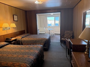 Habitación Deluxe doble | Escritorio y espacio para trabajar con un portátil