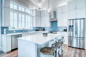 House (4 Bedrooms) | Exterior