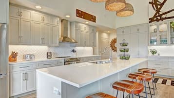 Villa (4 Bedrooms) | Interior