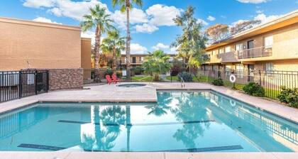 Charming 2-bedroom condo with Pools and AC in superb Scottsdale