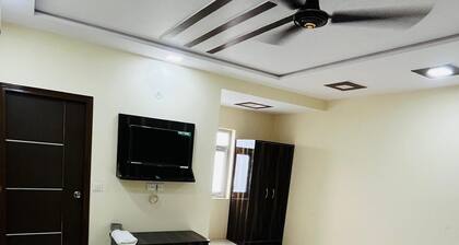 Best hotel near Taj Mahal