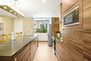 Fridge, microwave, oven, dishwasher