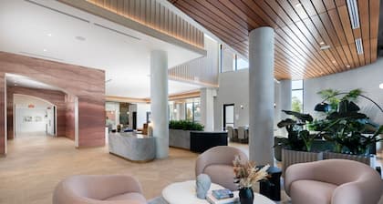 Spacious 2BR Condo at Vasara Menlo Park – Pool, Gym & BBQ