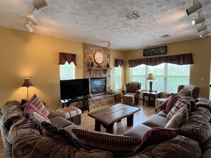 Smart TV, fireplace - Sky Haus Lodge at Seven Springs Mountain Resort (Champion)