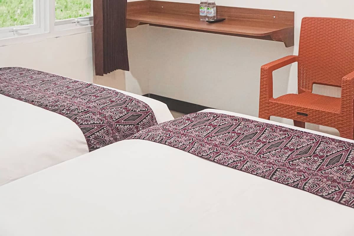 FamilieTwin kamer, niet-roken, uitzicht op stad | Luxe beddengoed, donzen dekbedden, pillowtop-bedden, een bureau