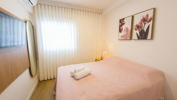 1 quarto, escrivaninha, ferros/tábuas de passar roupa, Wi-Fi de cortesia