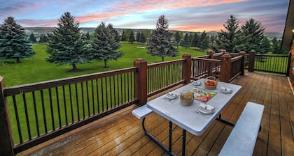 Bear Lake Golf Retreat Cabin: Spa + Sleeps 20