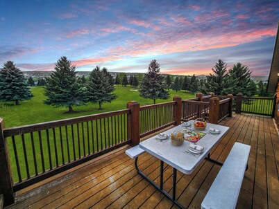 Bear Lake Golf Retreat Cabin: Spa + Sleeps 20