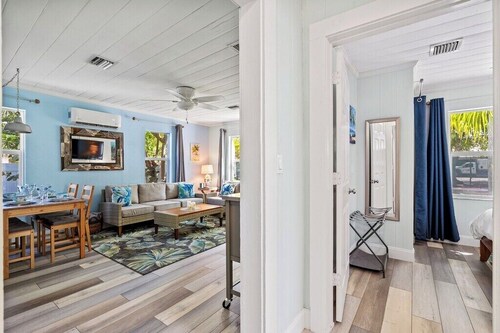 The Delray Cottages Retreat ~Heated Pool Oasis