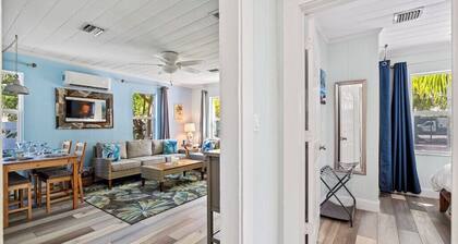 The Delray Cottages Retreat ~Heated Pool Oasis