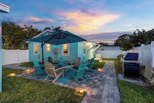 The Delray Cottages Retreat ~Heated Pool Oasis