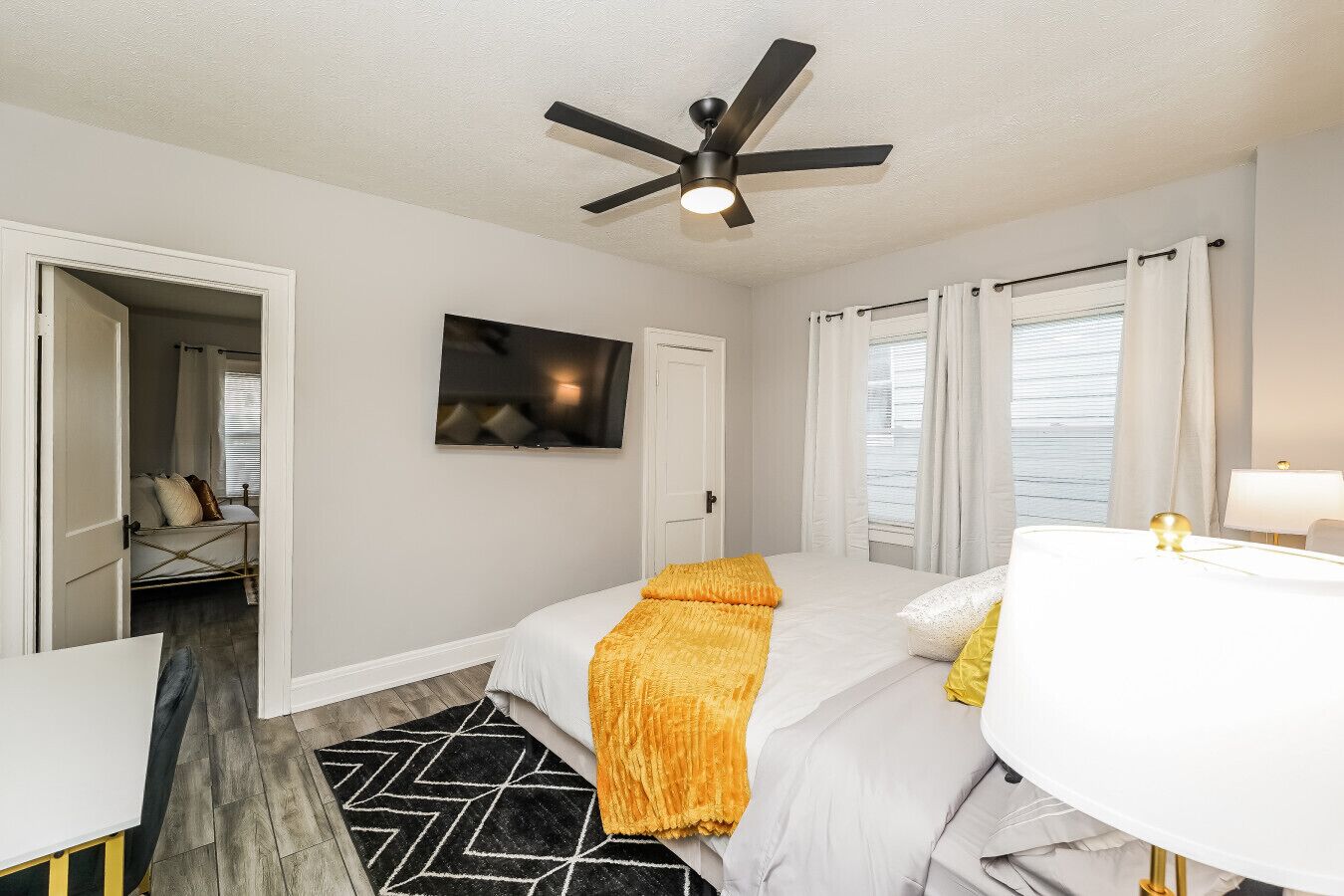 3 多间卧室、办公桌、熨斗/熨衣板、免费 WiFi