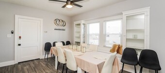Chic 3 Bedroom close to I-90, Downtown and Lake Erie