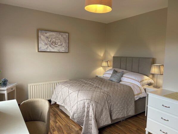 3 Schlafzimmer, Bügeleisen/Bügelbrett, WLAN, Bettwäsche