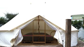 Cabaña Confort, vista al patio | Ropa de cama de alta calidad, wifi gratis y ropa de cama