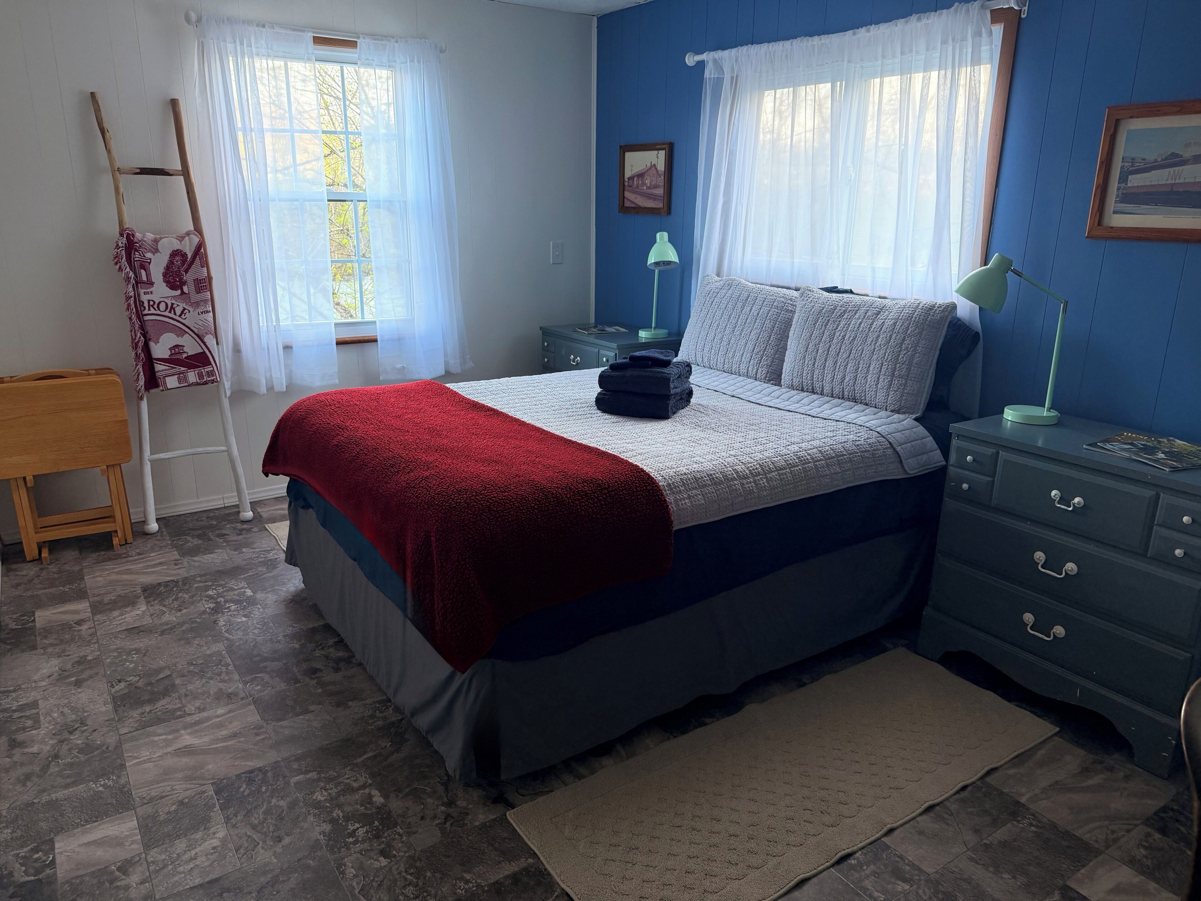 3 chambres, fer et planche à repasser, Wi-Fi gratuit, draps fournis