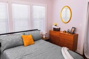 2 bedrooms, iron/ironing board, WiFi, bed sheets