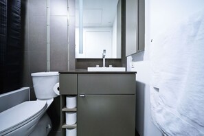 Suite familiar, vistes a la ciutat | Bany