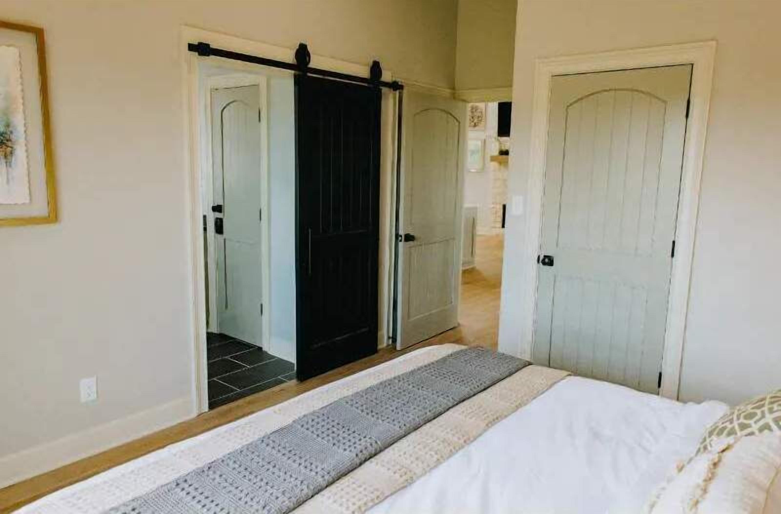 3 dormitorios, tabla de planchar con plancha, wifi gratis y ropa de cama