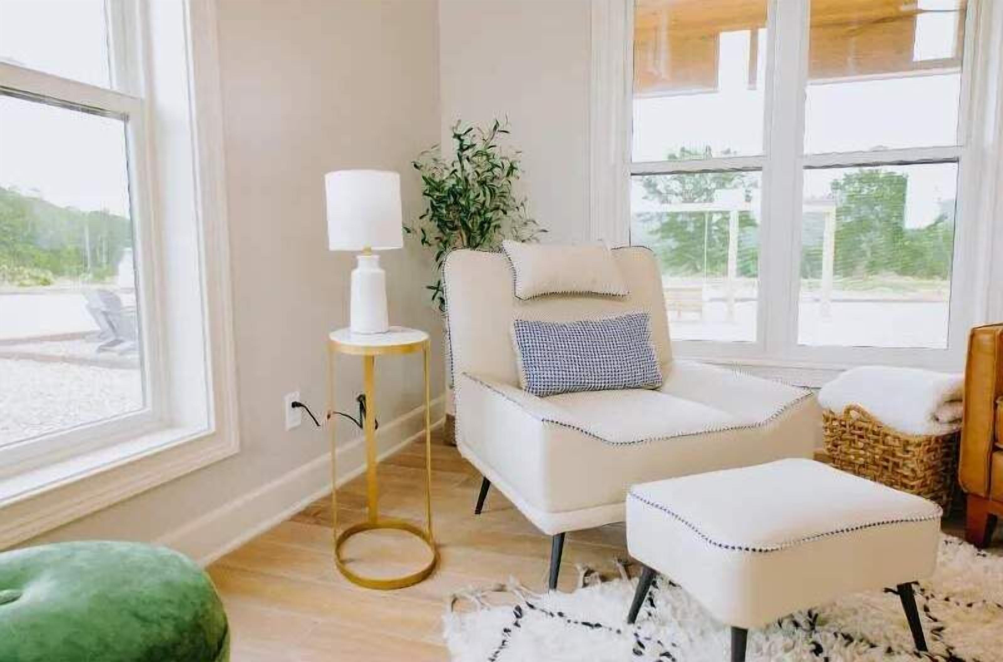 Smart TV, fireplace, offices