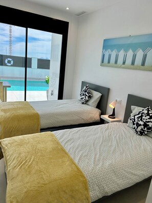 3 bedrooms, iron/ironing board, WiFi, bed sheets - Peace and tranquility in a private villa with swimming pool (Roda)