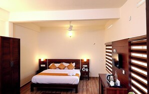 Comfort-Doppelzimmer | Hochwertige Bettwaren, Minibar, Schreibtisch