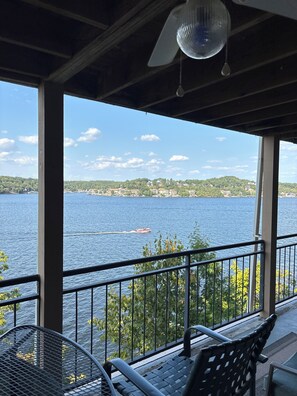 Property grounds - Lake Front Condo with Amazing View!! (Lake Ozark)