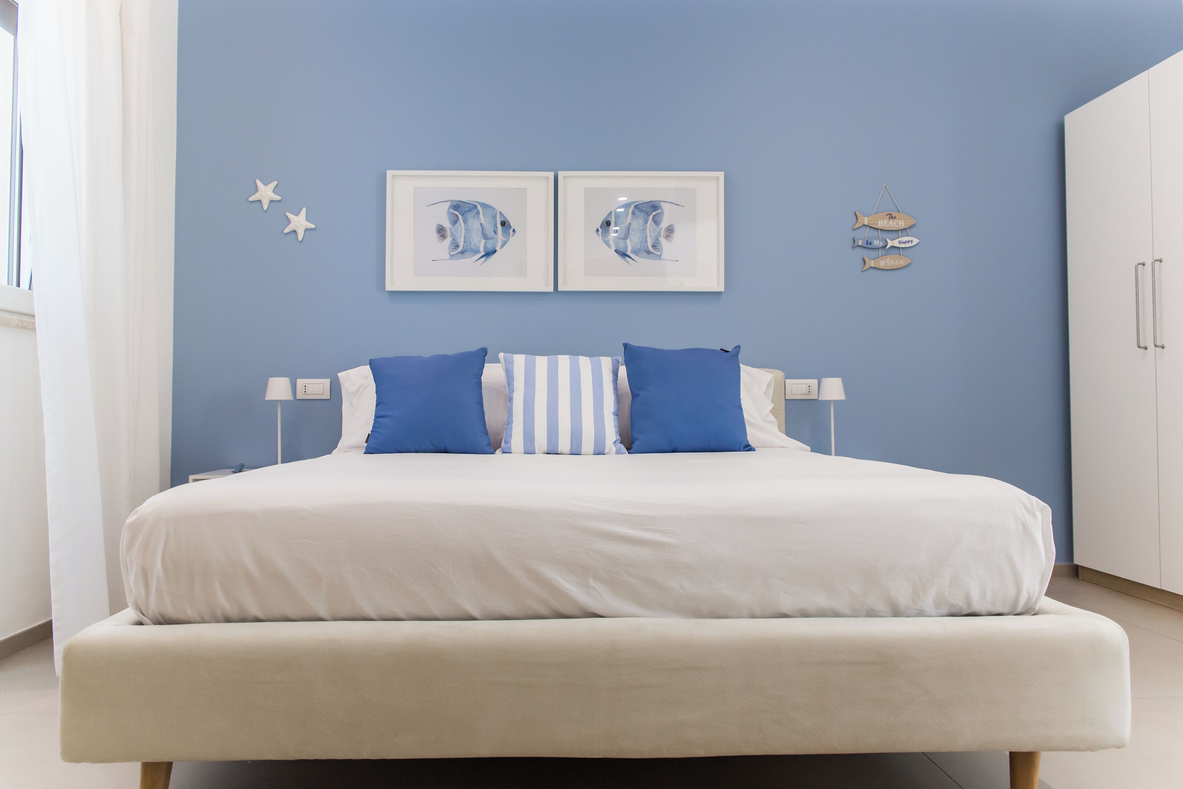 アイロン / アイロン台、WiFi (無料)、ベッドシーツ