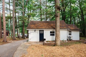 Exterior - Arbutus Lake Haven | 10 mi from TC | Pets OK! (Traverse City)