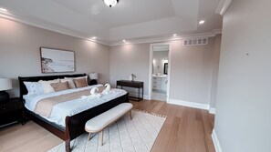 5 bedrooms, iron/ironing board, WiFi, bed sheets