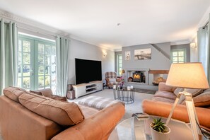 Fernseher, Kamin