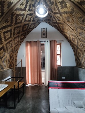 1 bedroom, desk, free WiFi, bed sheets