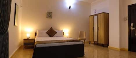 1 bedroom, desk, iron/ironing board, free WiFi