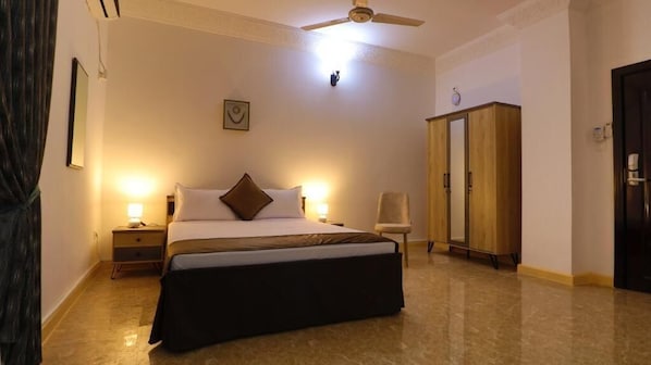 1 bedroom, desk, iron/ironing board, free WiFi