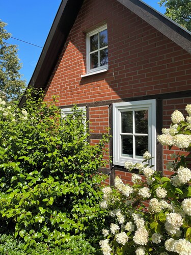 Gemütliches Ferienhäuschen am Waldrand